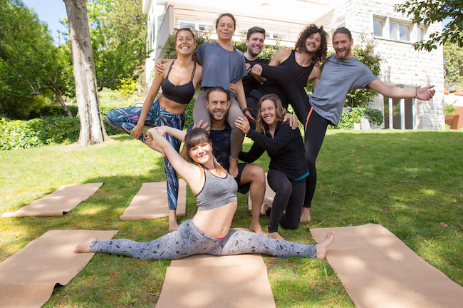 yoga retreat friends