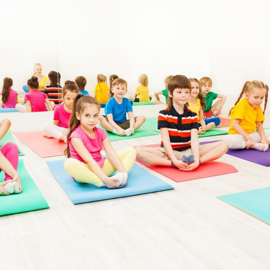 Can a child below 4 years practice yoga?