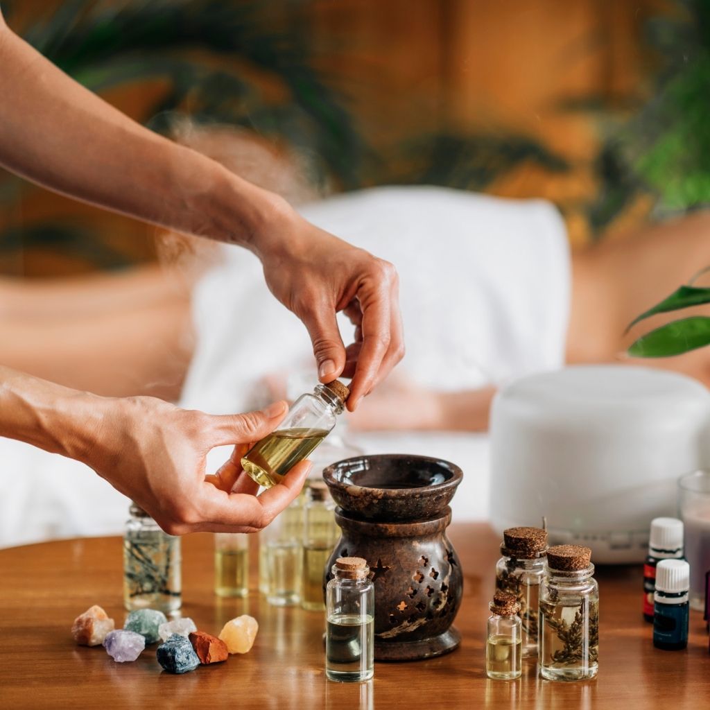 What are the Differences Between Naturopathy and Ayurveda